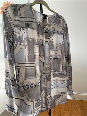 Ann Taylor Geometric Print Long-Sleeve Shirt in Gray and Cream